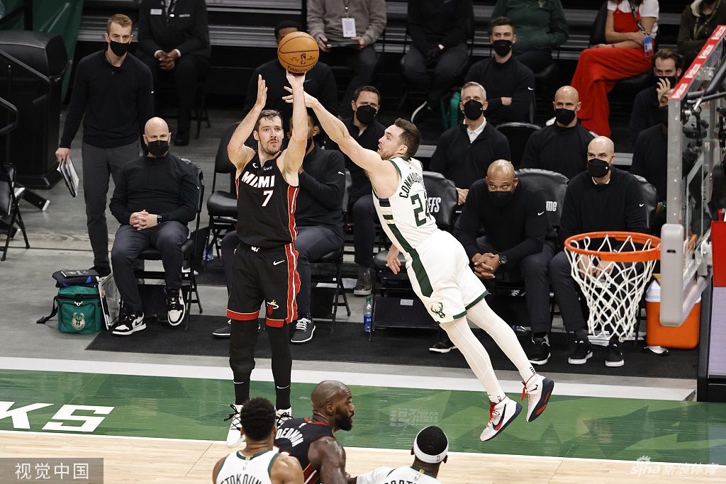 [NBA季后赛]热火98-132雄鹿 字母哥砍31分13板