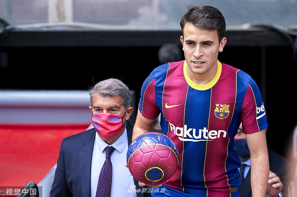 埃里克-加西亚加盟巴萨出席发布会