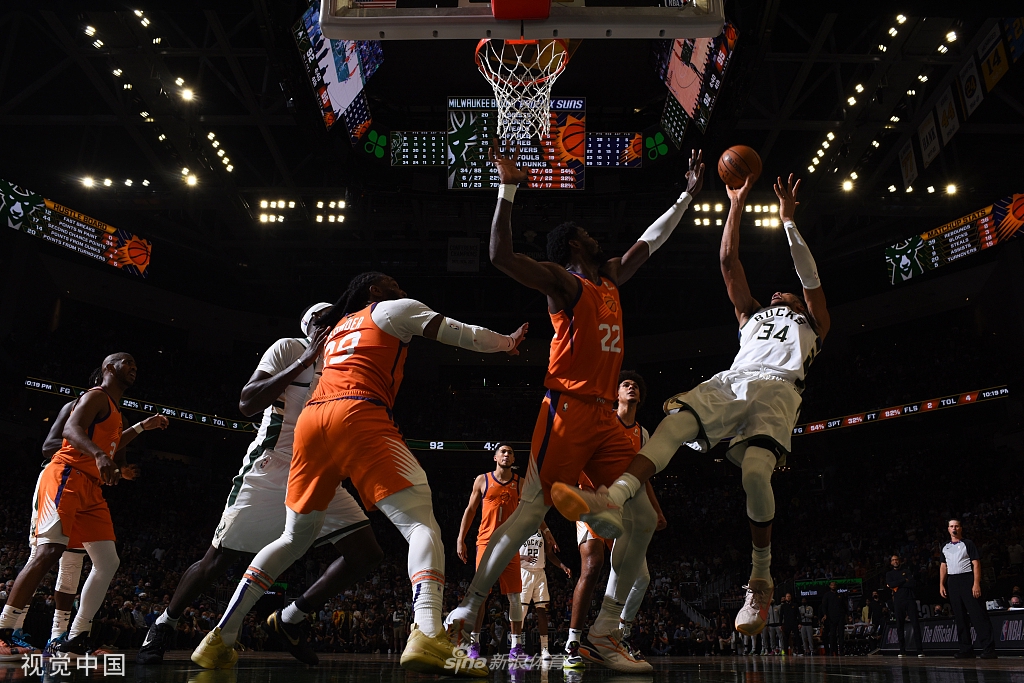 [NBA总决赛]太阳103-109雄鹿 字母哥26+14总分扳成2-2