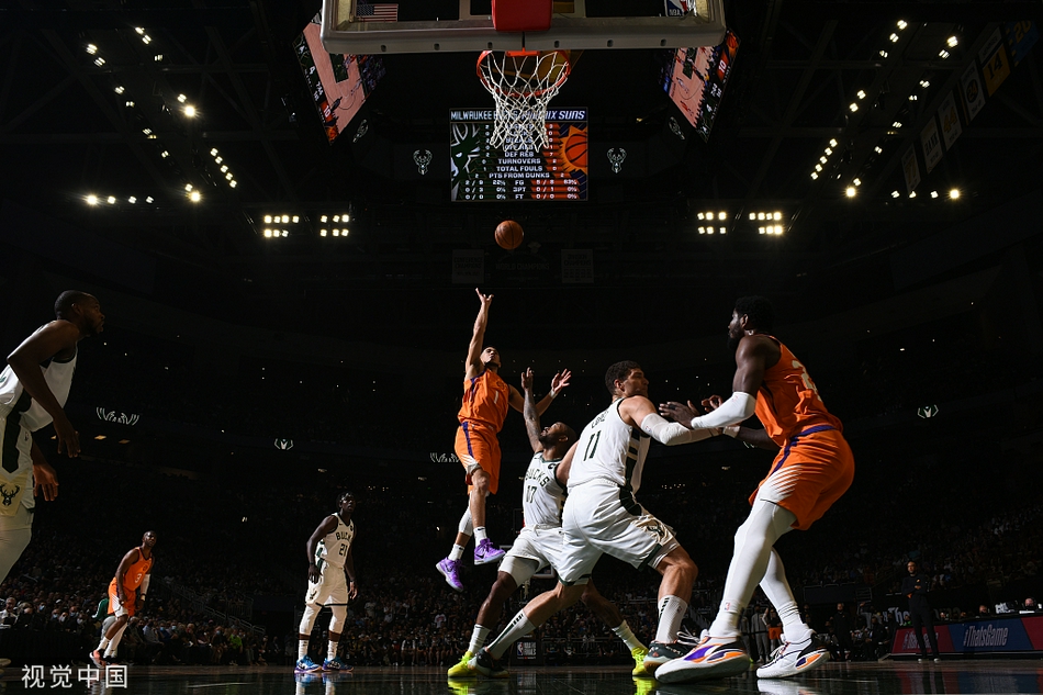 [NBA总决赛]太阳103-109雄鹿 字母哥26+14总分扳成2-2