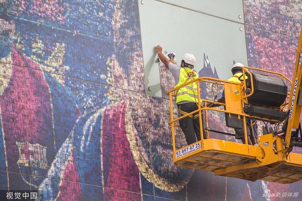 巴萨清除诺坎普梅西巨型海报