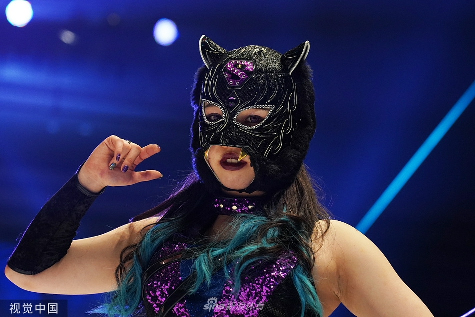 日本举行女子明星摔跤大赛