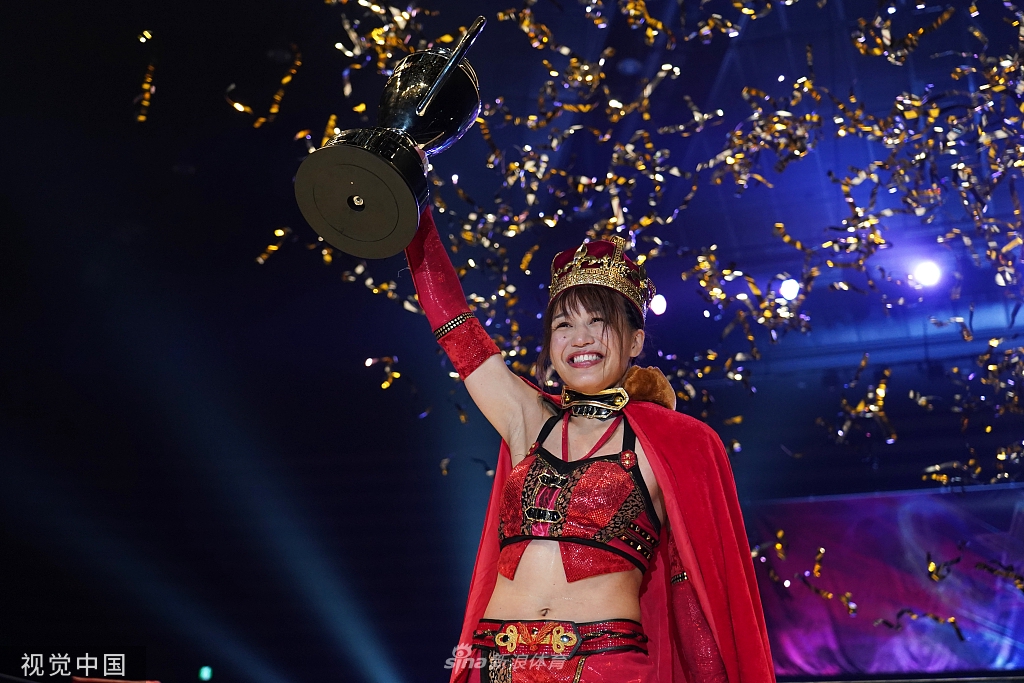 日本举行女子明星摔跤大赛