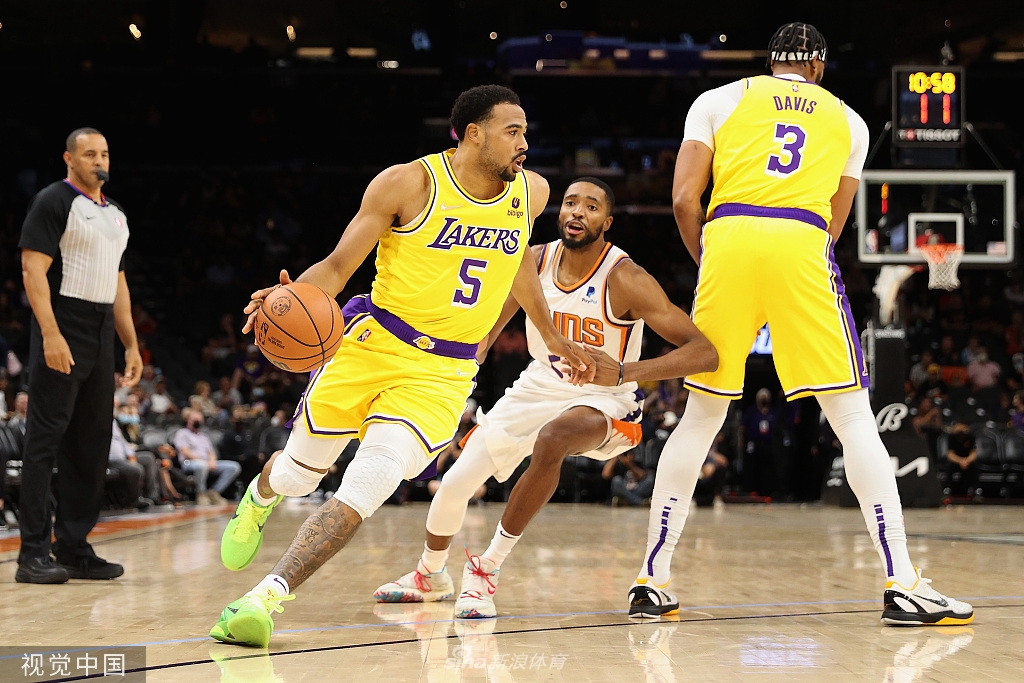 [NBA季前赛]湖人105-117太阳 詹姆斯威少缺阵