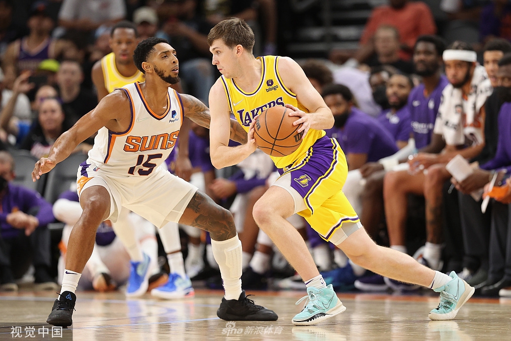 [NBA季前赛]湖人105-117太阳 詹姆斯威少缺阵