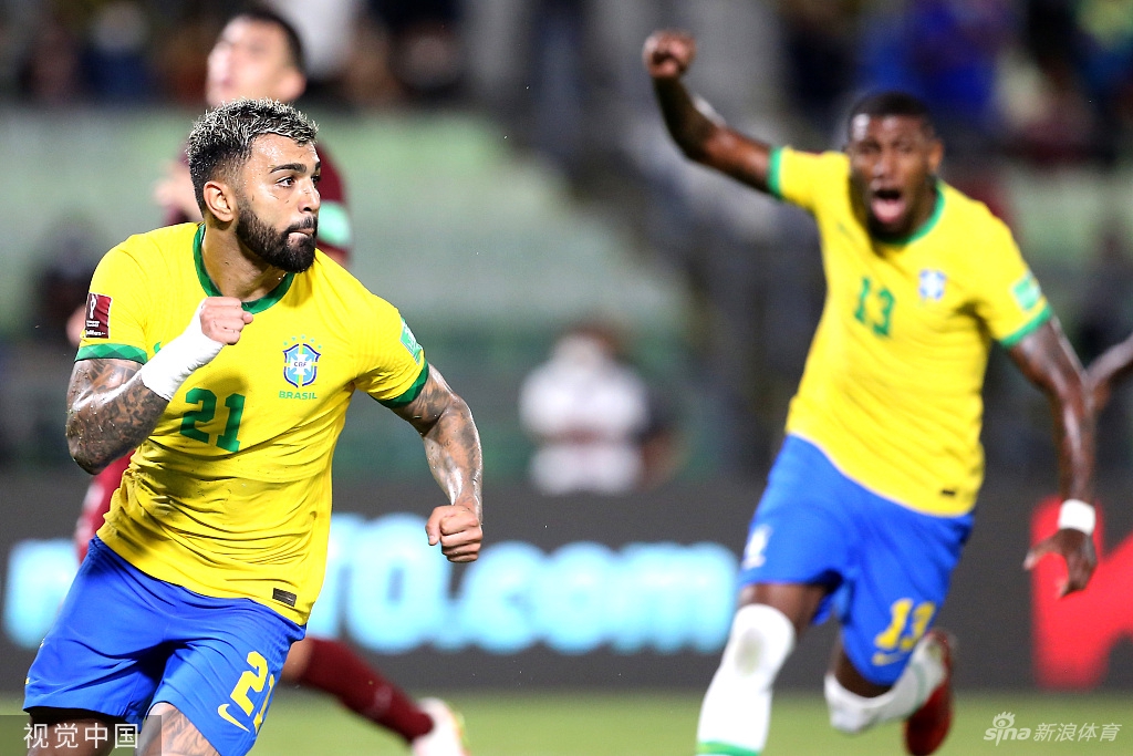 委内瑞拉队的拉米雷斯先进球,马金尼奥斯为巴西扳平比分,巴尔博萨罚中