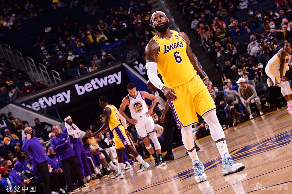 [NBA季前赛]湖人114-121勇士 库里30分