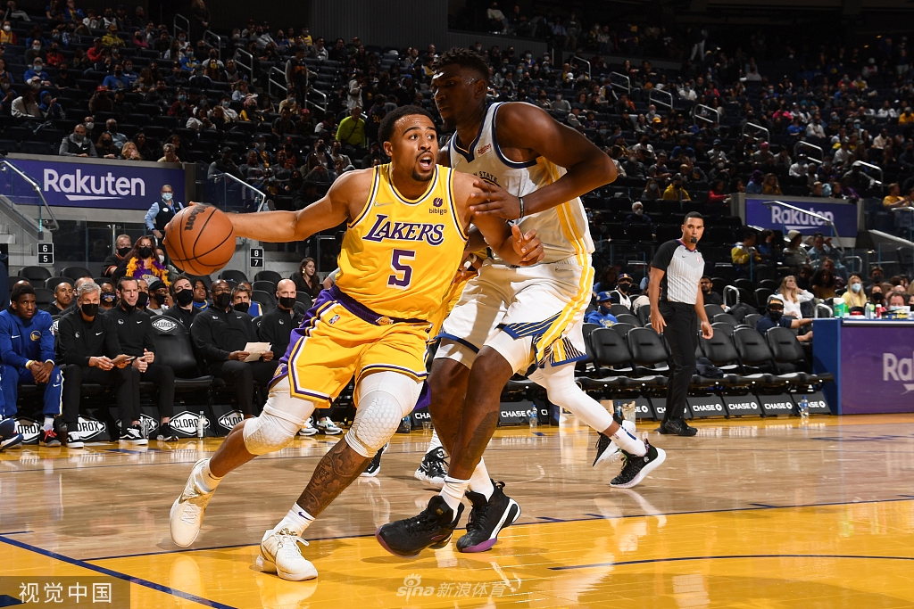 [NBA季前赛]湖人114-121勇士 库里30分