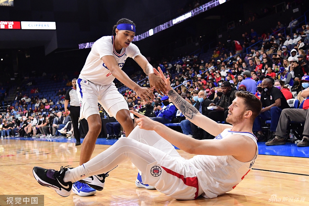 [NBA季前赛]森林狼128-100快船