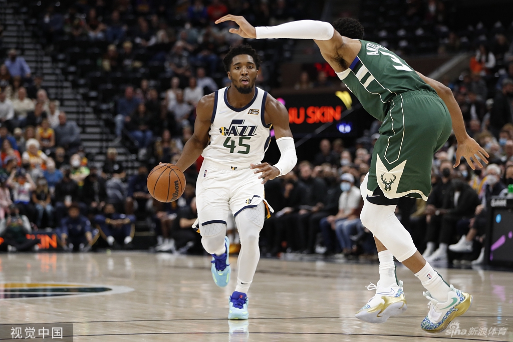 [NBA季前赛]雄鹿120-124爵士