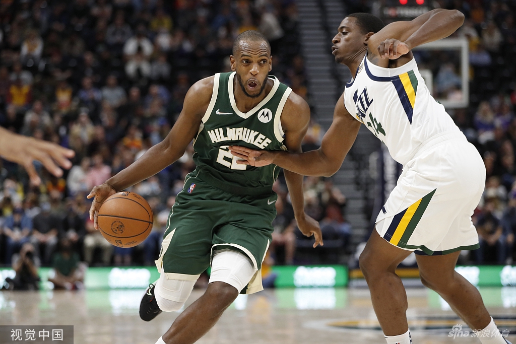 [NBA季前赛]雄鹿120-124爵士