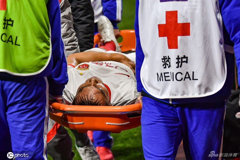 [足协杯]上海海港3-0胜大连人