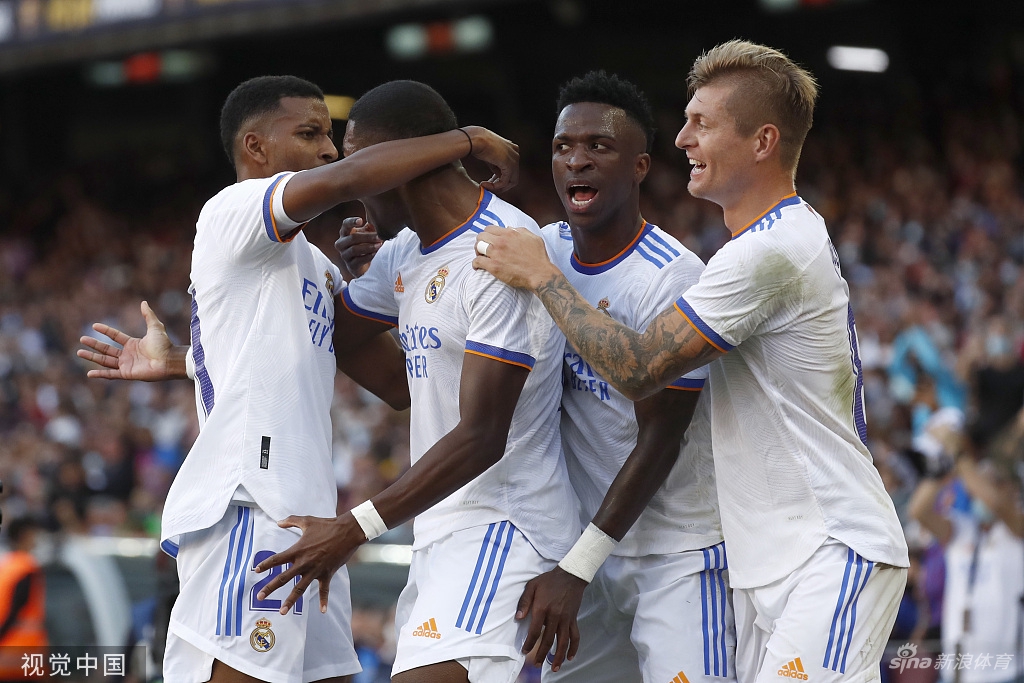 [西甲]皇马客场2-1巴萨 阿拉巴进球