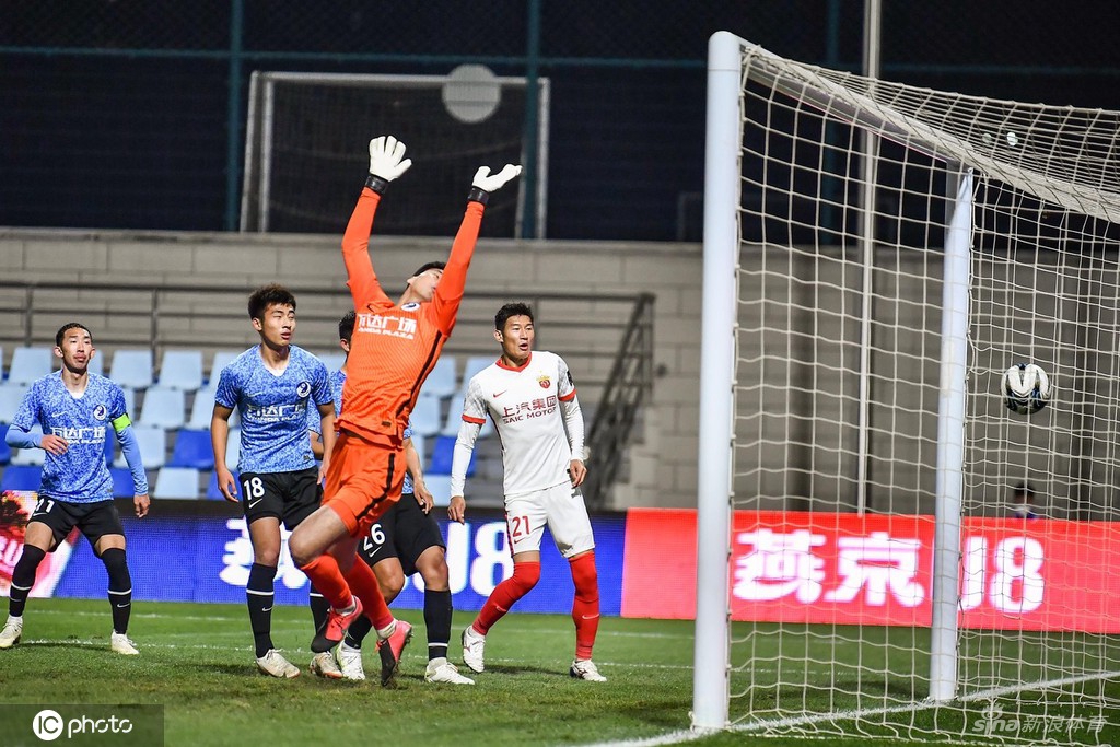 [足协杯]上海海港3-0胜大连人