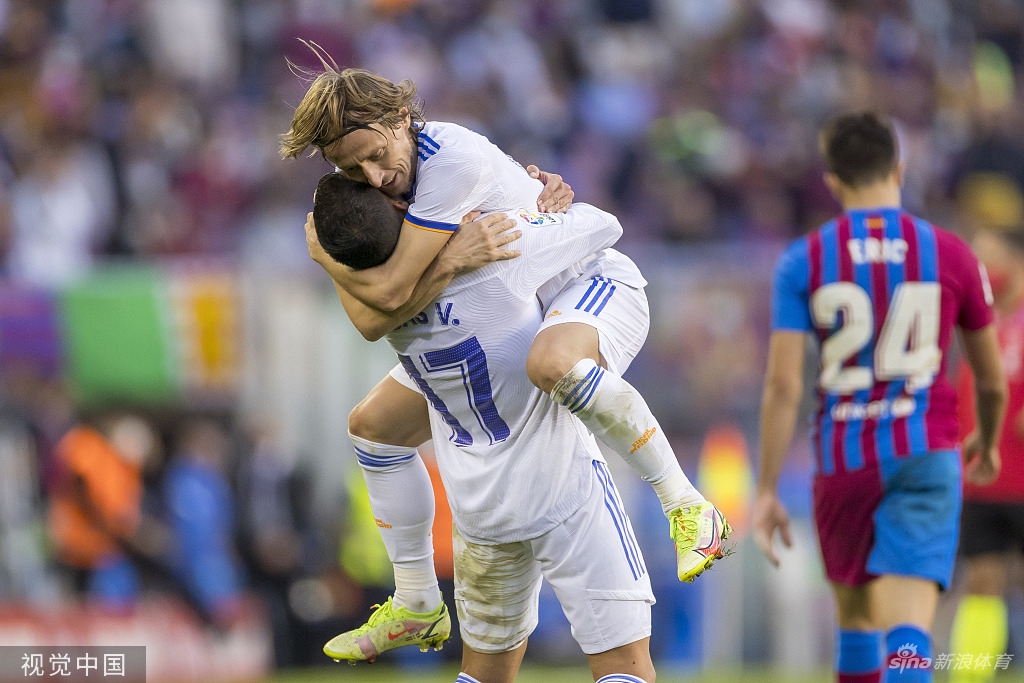 [西甲]皇马客场2-1巴萨 阿拉巴进球