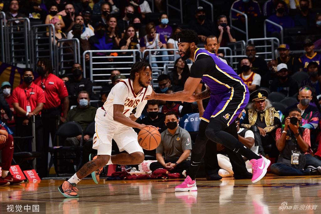 [NBA]骑士101-113湖人 詹姆斯复出