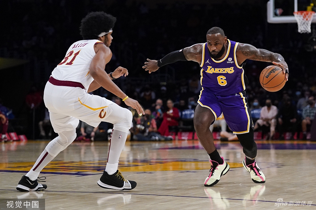 [NBA]骑士101-113湖人 詹姆斯复出