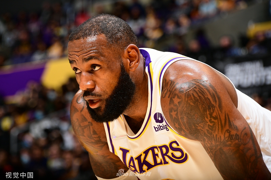 [NBA]火箭85-95湖人 詹姆斯15分8助攻