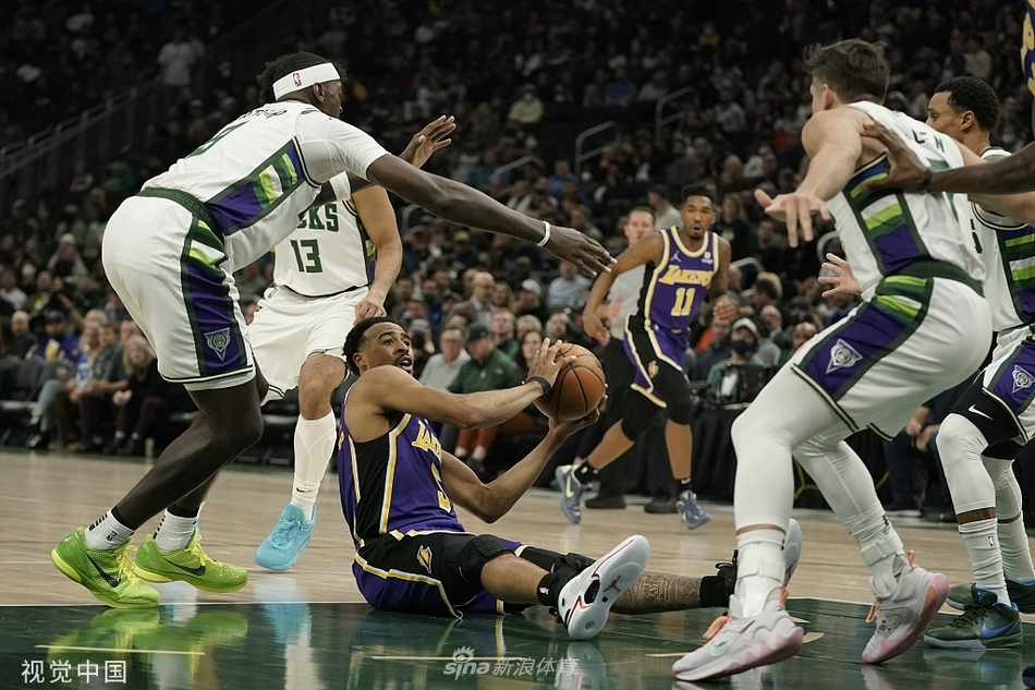 [NBA常规赛]湖人102-109雄鹿