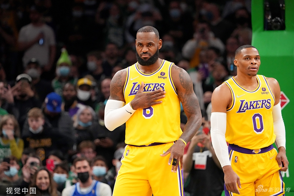 [NBA]湖人客场输22分 詹姆斯复出砍23分