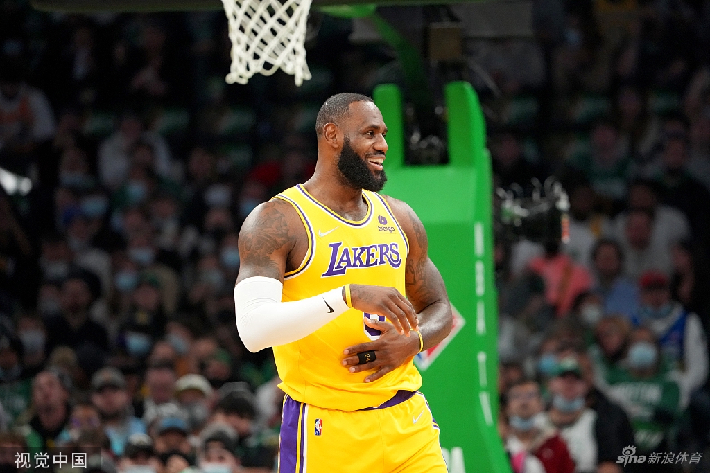 [NBA]湖人客场输22分 詹姆斯复出砍23分