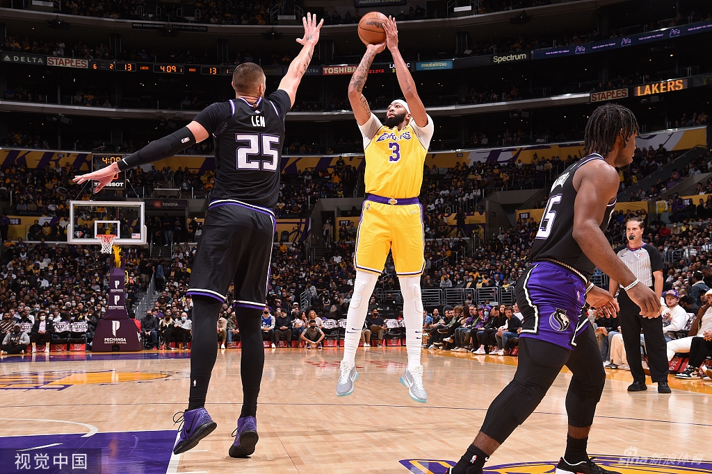 [NBA]国王3加时力克湖人 詹姆斯空砍30+11