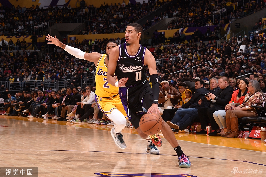 [NBA]国王3加时力克湖人 詹姆斯空砍30+11