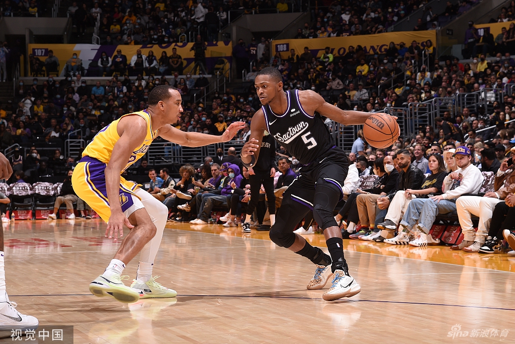 [NBA]国王3加时力克湖人 詹姆斯空砍30+11