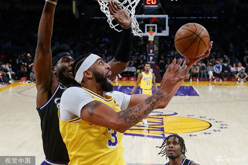 [NBA]国王3加时力克湖人 詹姆斯空砍30+11