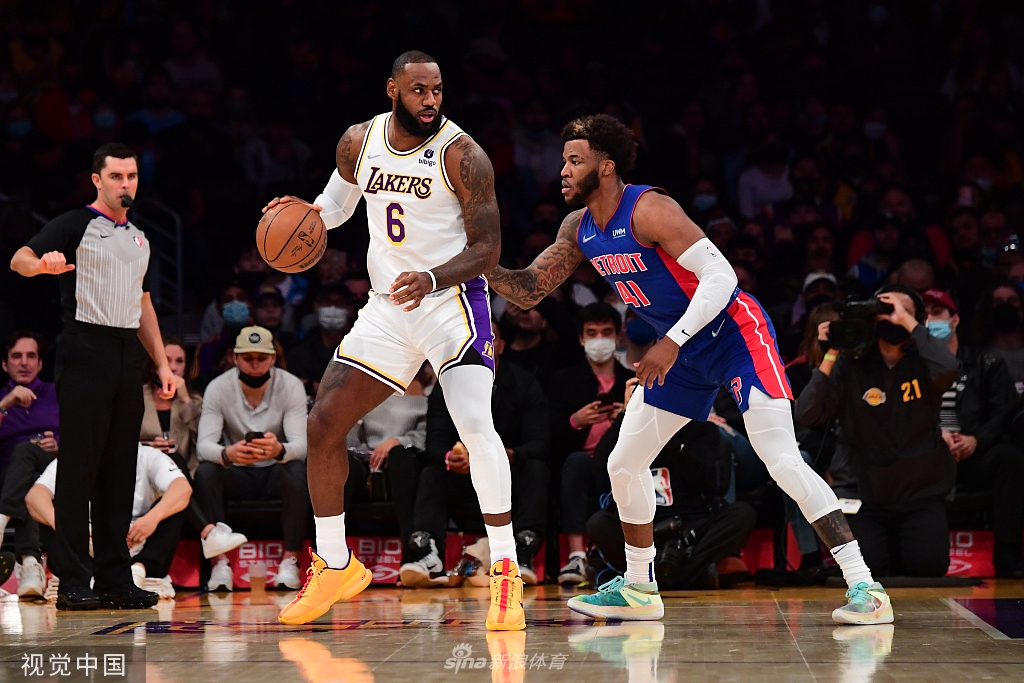 [NBA]活塞106-110湖人 詹姆斯砍33+9