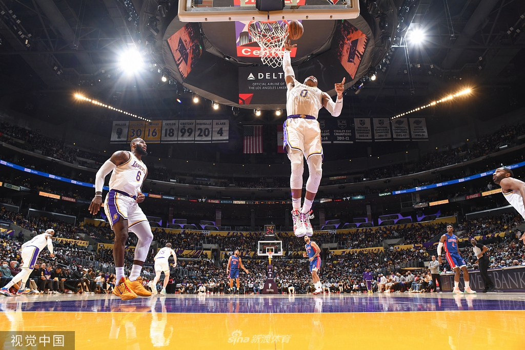 [NBA]活塞106-110湖人 詹姆斯砍33+9