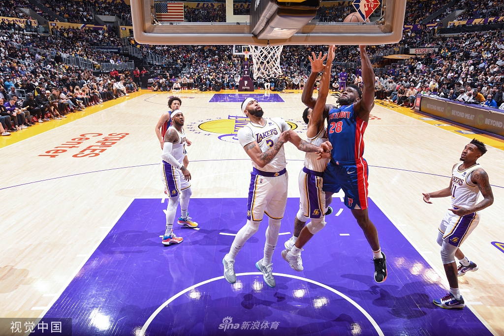 [NBA]活塞106-110湖人 詹姆斯砍33+9