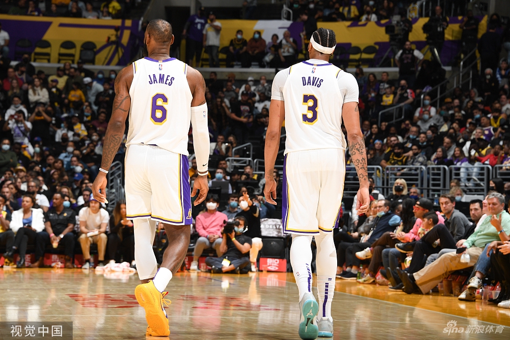 [NBA]活塞106-110湖人 詹姆斯砍33+9