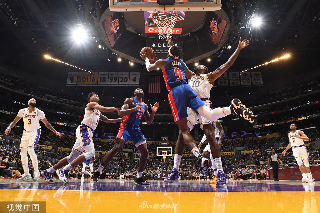 [NBA]活塞106-110湖人 詹姆斯砍33+9