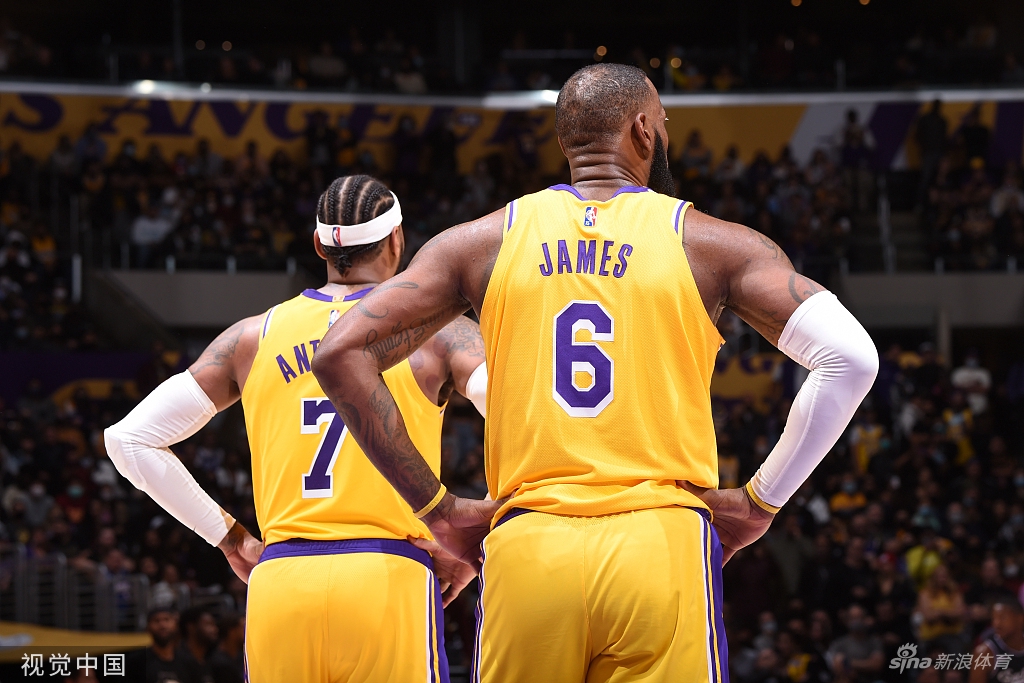 詹姆斯触发健康与安全协议将缺席比赛