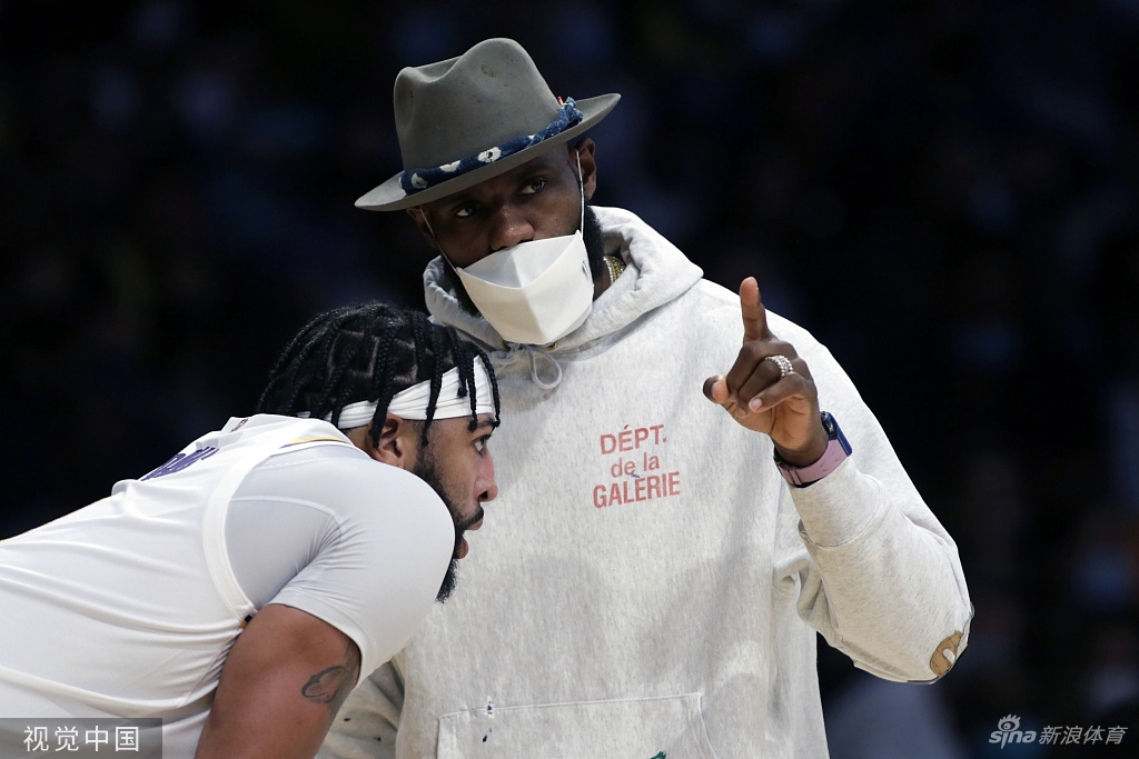 詹姆斯触发健康与安全协议将缺席比赛