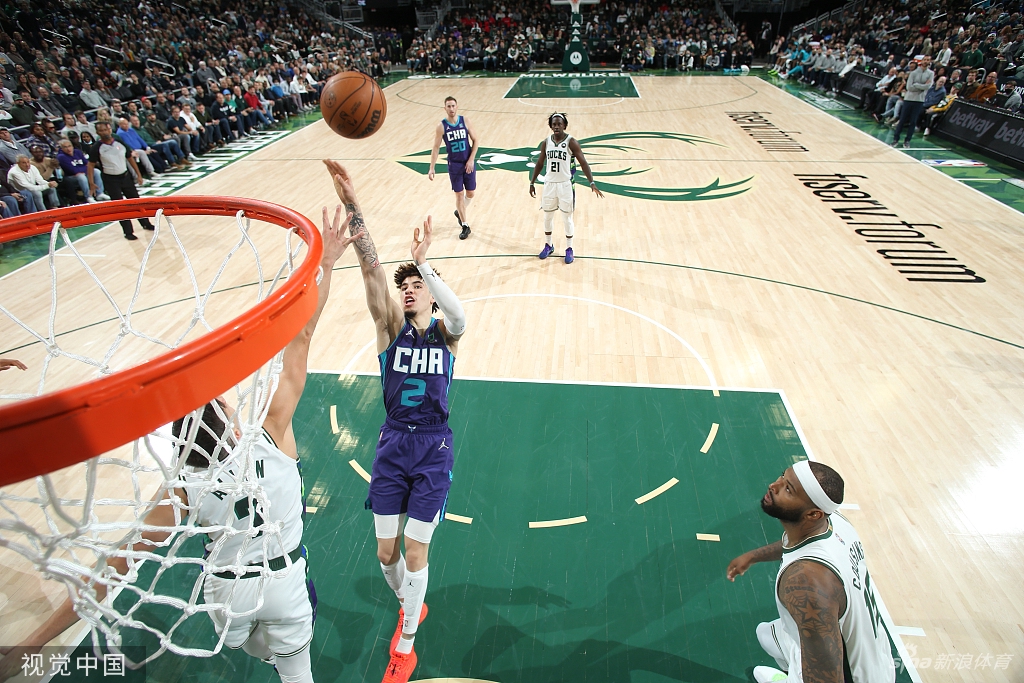 [NBA]黄蜂125-127雄鹿 字母哥绝杀