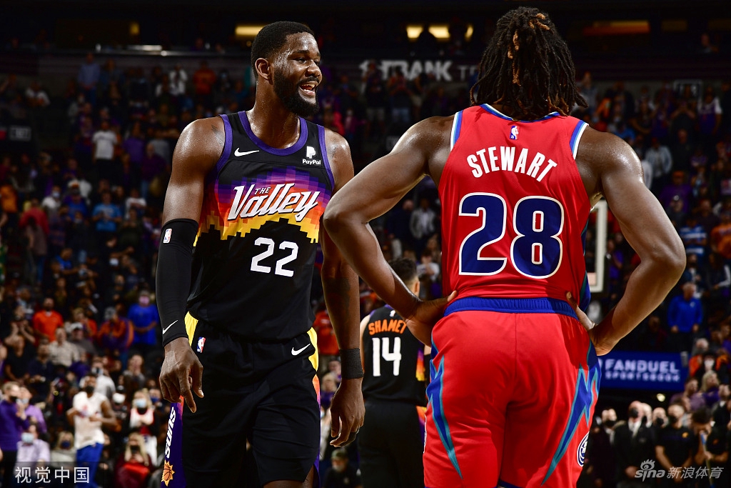 [NBA]18连胜！太阳114-103活塞