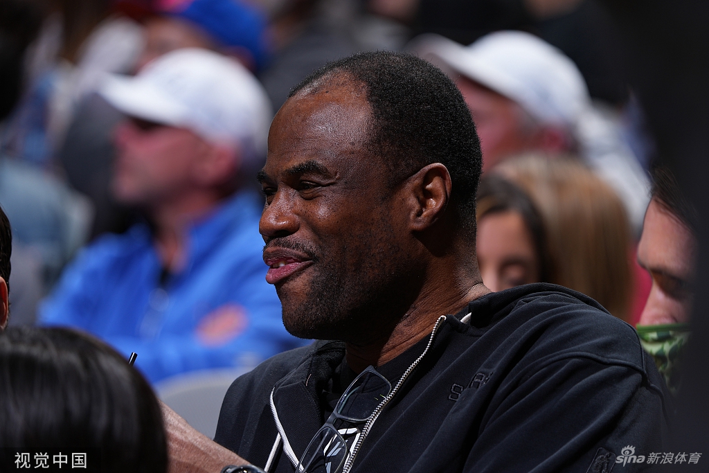 [NBA常规赛]尼克斯121-109马刺