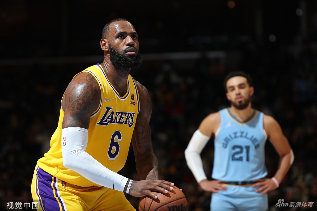 [NBA]湖人95-108灰熊 詹姆斯空砍三双