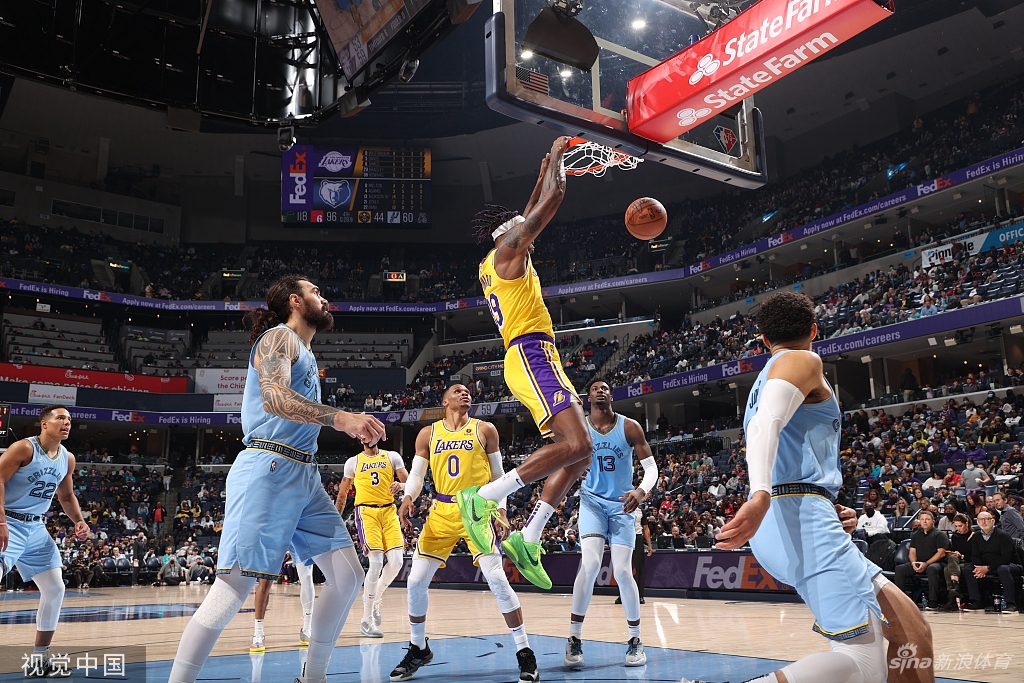 [NBA]湖人95-108灰熊 詹姆斯空砍三双