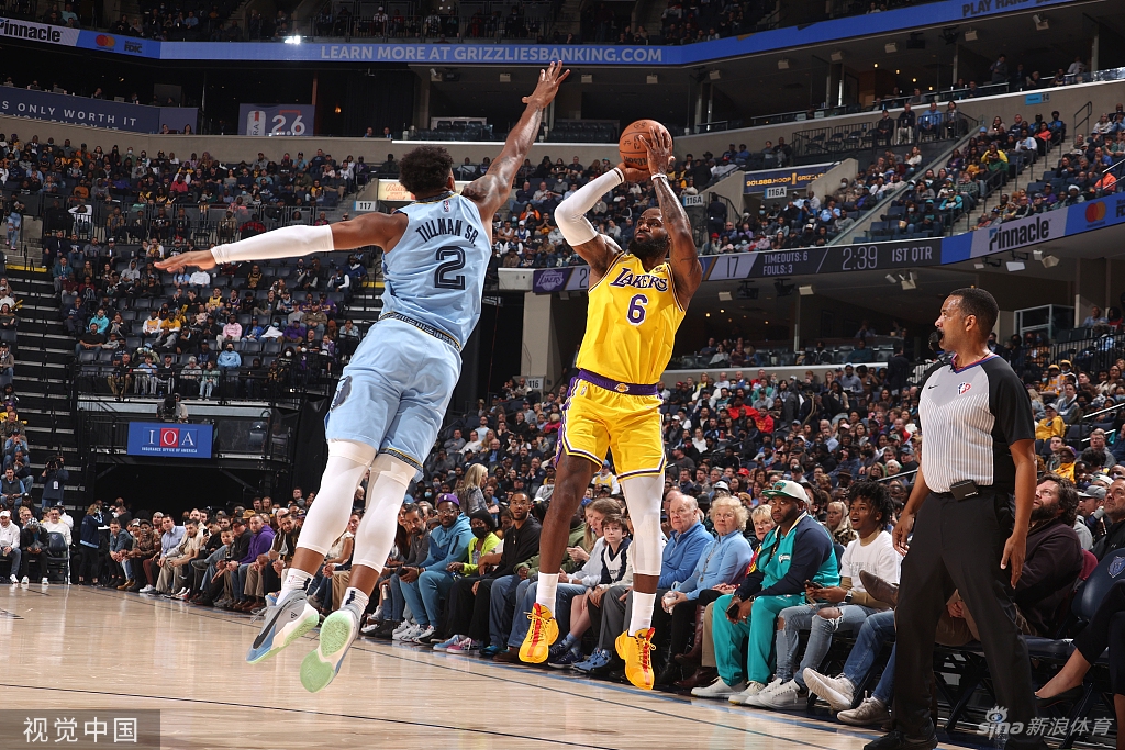 [NBA]湖人95-108灰熊 詹姆斯空砍三双