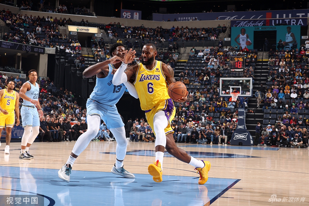 [NBA]湖人95-108灰熊 詹姆斯空砍三双