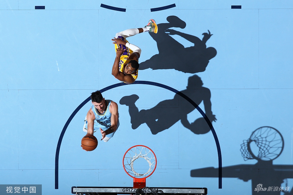 [NBA]湖人95-108灰熊 詹姆斯空砍三双