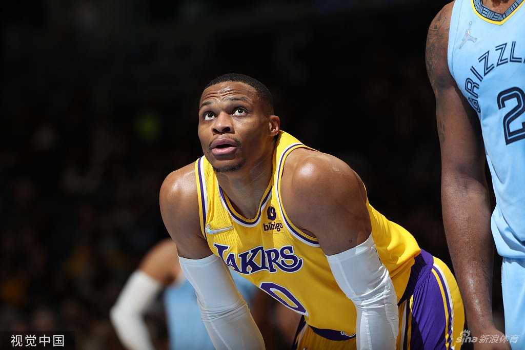 [NBA]湖人95-108灰熊 詹姆斯空砍三双