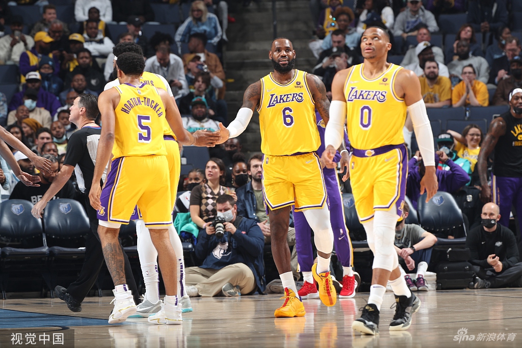 [NBA]湖人95-108灰熊 詹姆斯空砍三双