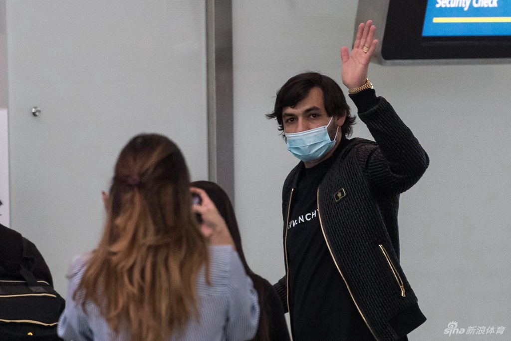 高拉特自由转会加盟桑托斯队 身披10号战袍