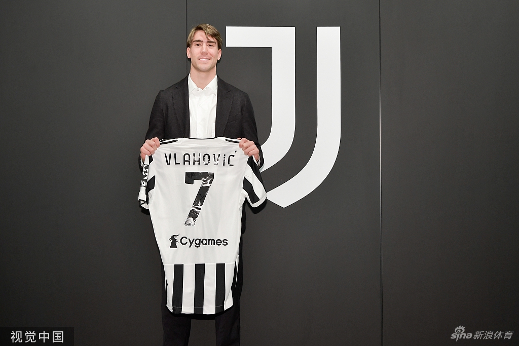 7号接班人！弗拉霍维奇加盟尤文并体检