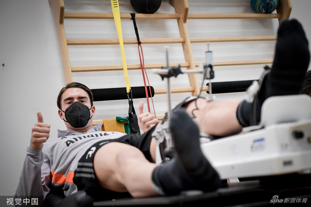 7号接班人！弗拉霍维奇加盟尤文并体检