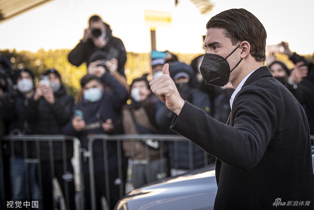 7号接班人！弗拉霍维奇加盟尤文并体检